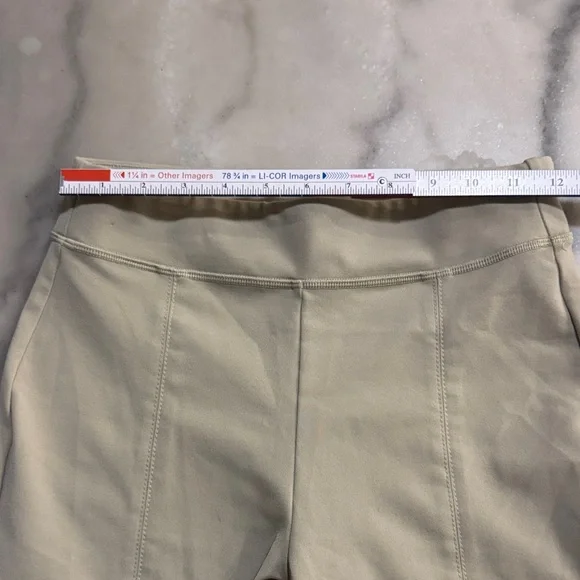 ALO Airbrush Flutter Leggings - Cream/Tan - Picture 5 of 9